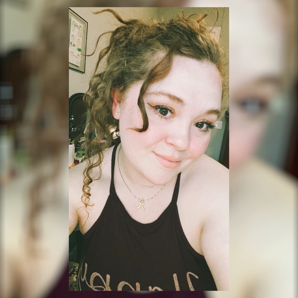 Meet your Posher, Alicia